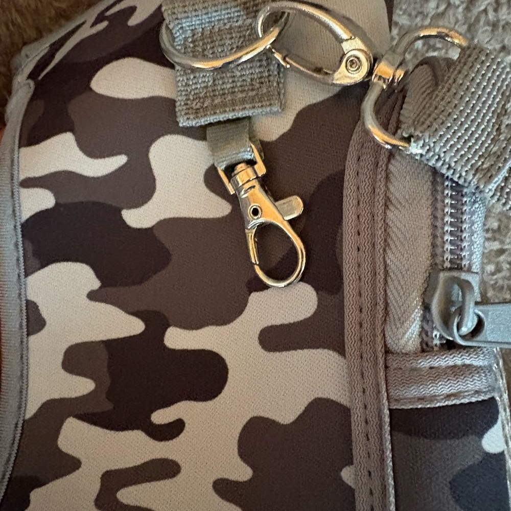 Half Gallon Water Bottle Carrier Bag, Bottle Pouch Adjustable Shoulder strap - Picture 3 of 8